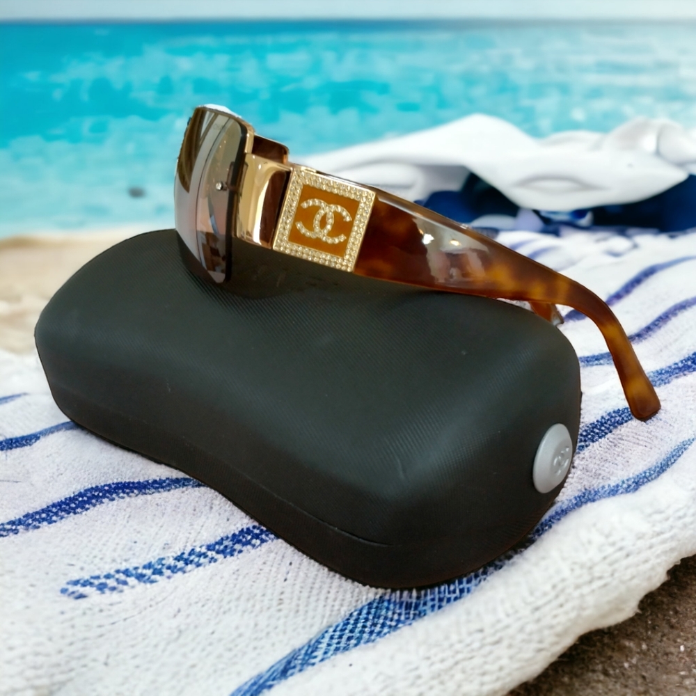 CHANEL Tortoise Frame CC Amber Lens Sunglasses
